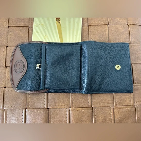 Vintage Dooney & Bourke Pebbled Leather Black and Tan Wallet Kiss Lock - Picture 9 of 11